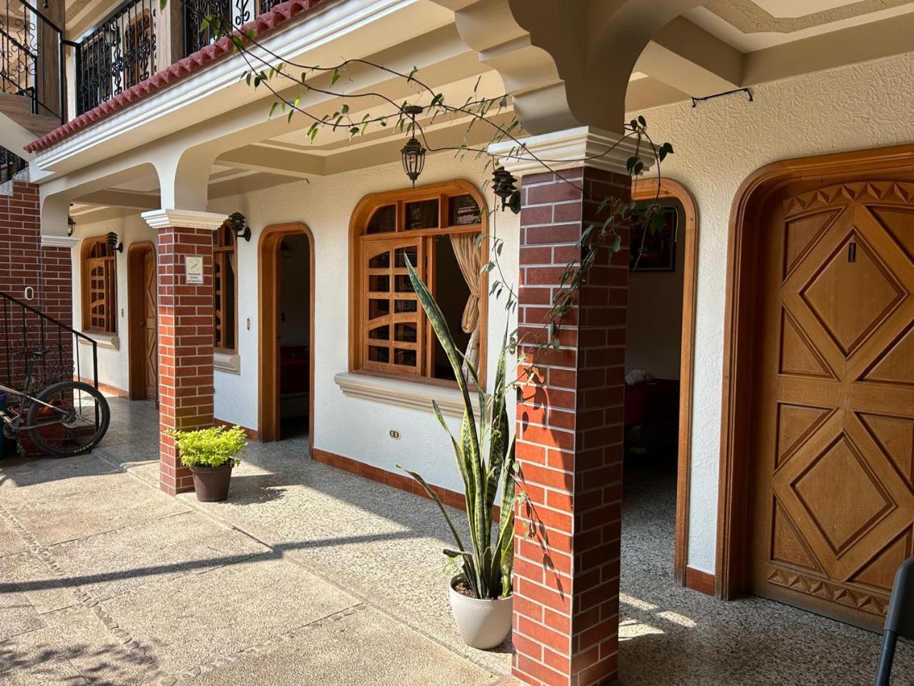 Posada Don Miguel Panajachel Exterior photo